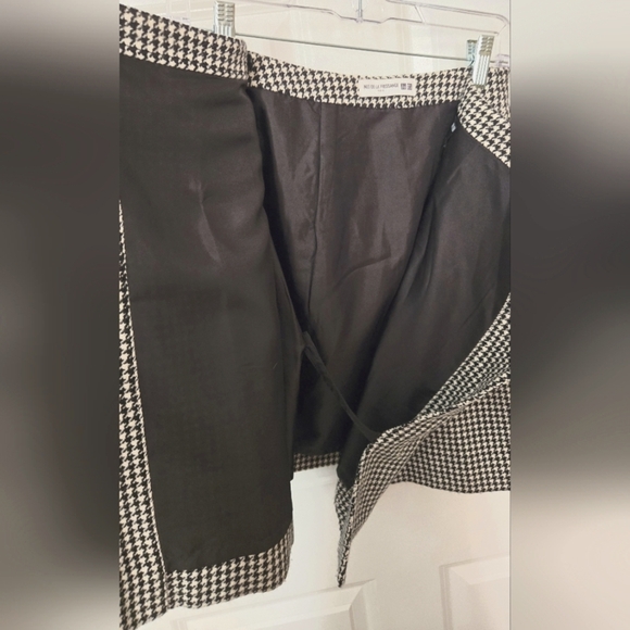 Uniqlo Houndstooth Wrap Skirt - Picture 6 of 6
